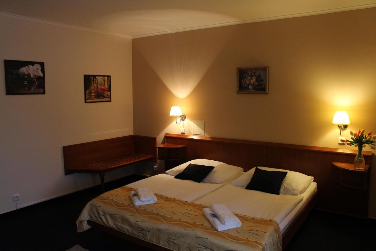 Zamecky Hotel Zlaty Orel Hranice  Exterior photo