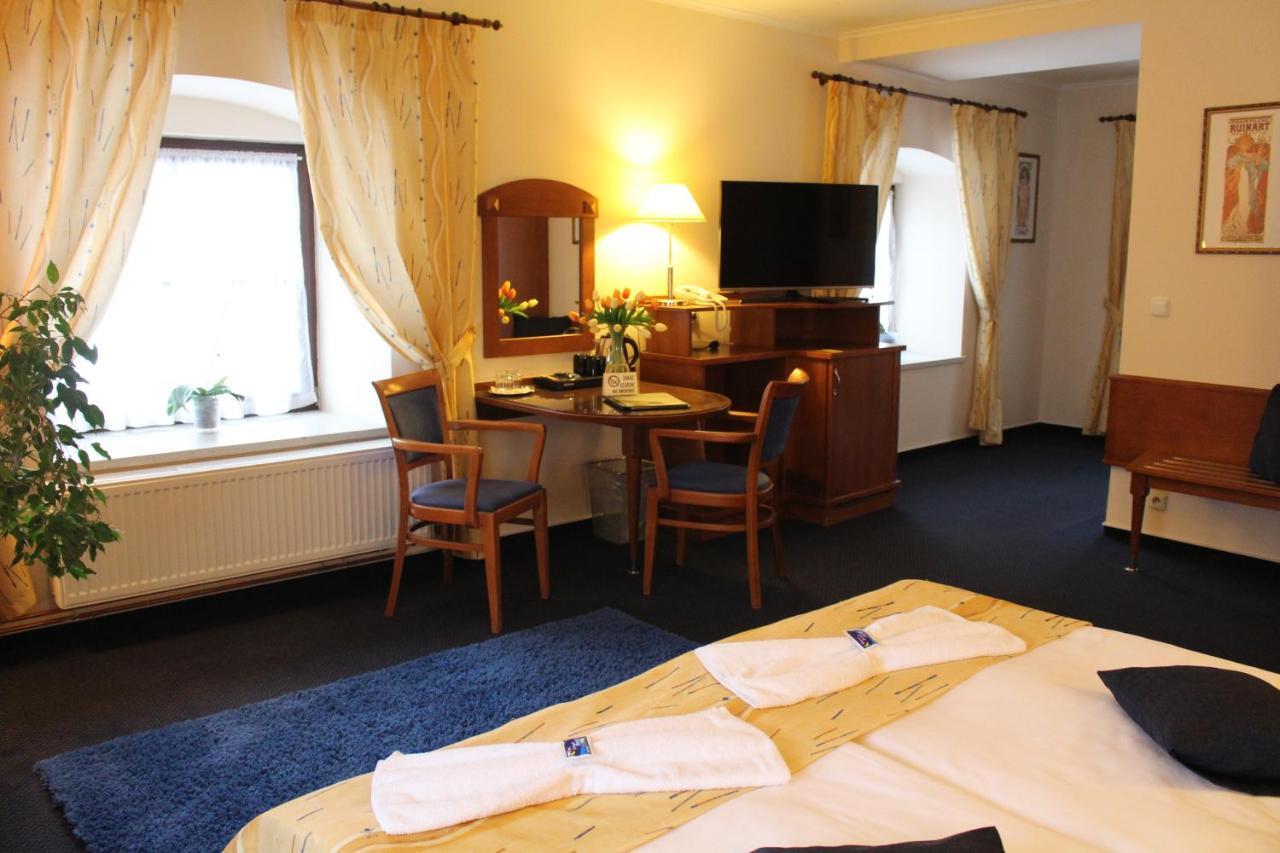 Zamecky Hotel Zlaty Orel Hranice  Exterior photo