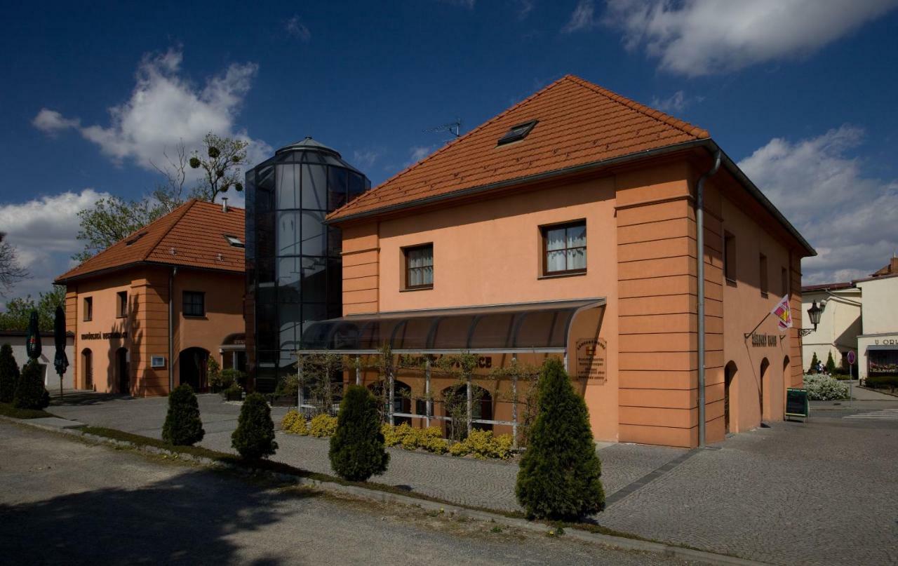 Zamecky Hotel Zlaty Orel Hranice  Exterior photo